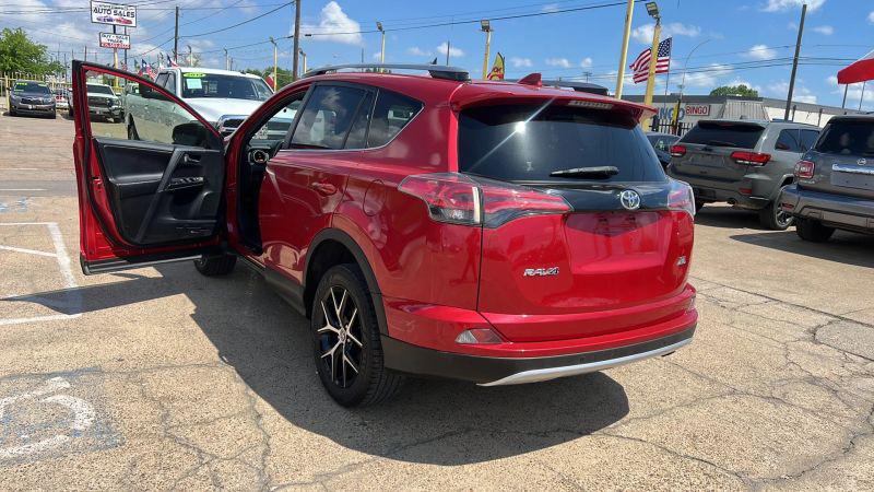 2017 Toyota RAV4 SE