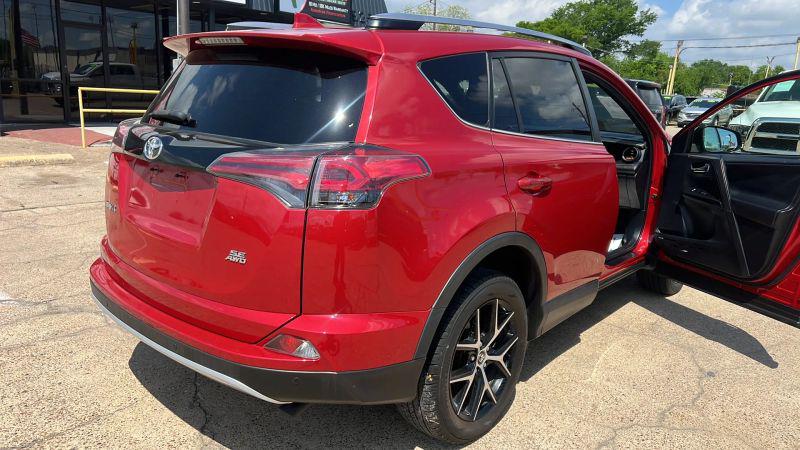 2017 Toyota RAV4 SE