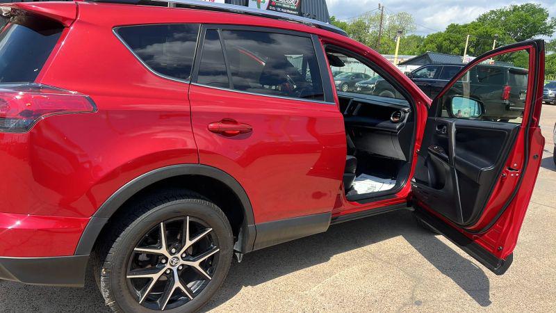 2017 Toyota RAV4 SE