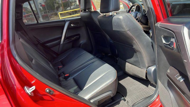 2017 Toyota RAV4 SE