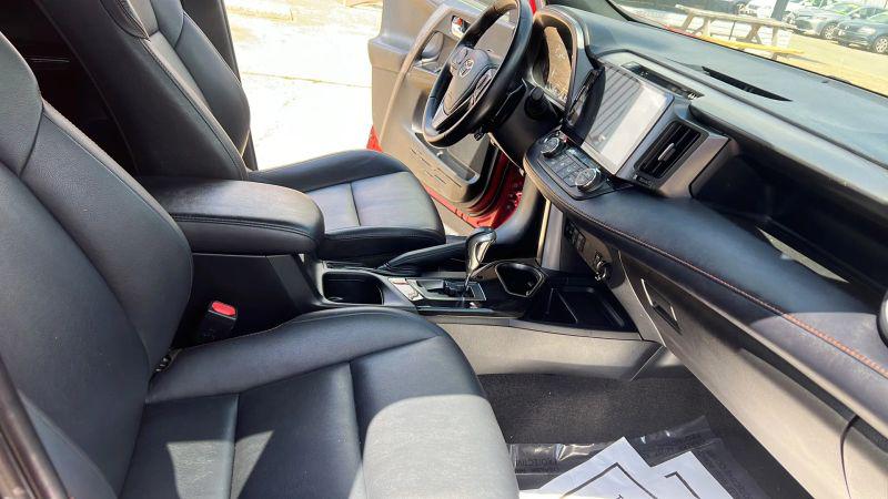 2017 Toyota RAV4 SE