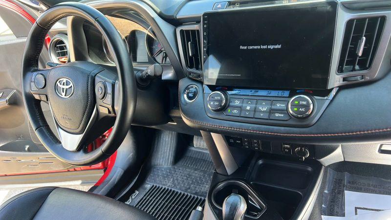2017 Toyota RAV4 SE