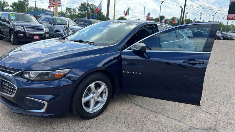 2017 Chevrolet Malibu LS