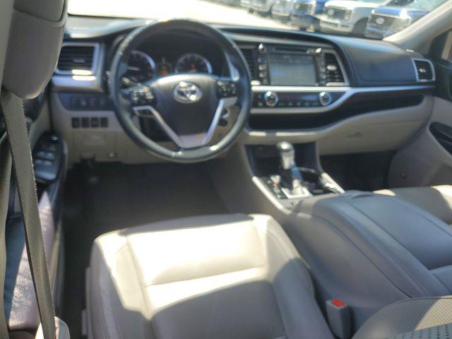 2016 Toyota Highlander Limited V6