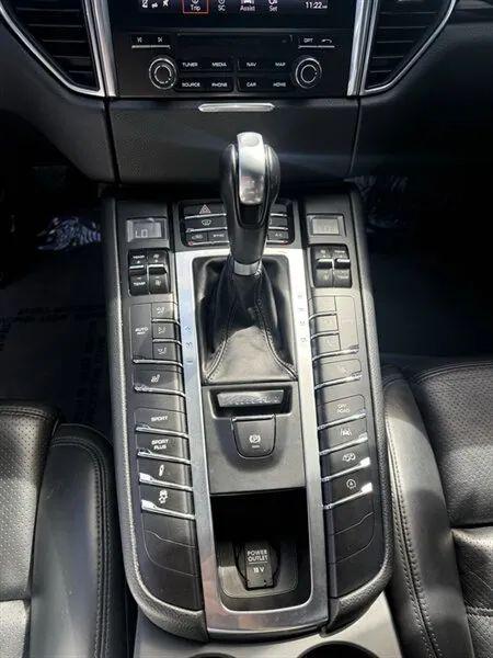 2017 Porsche Macan Turbo