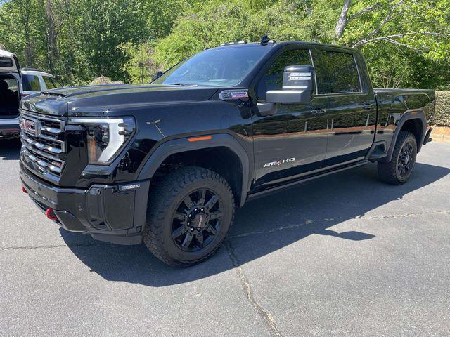 2025 GMC Sierra 2500HD 4WD Crew Cab Standard Bed AT4