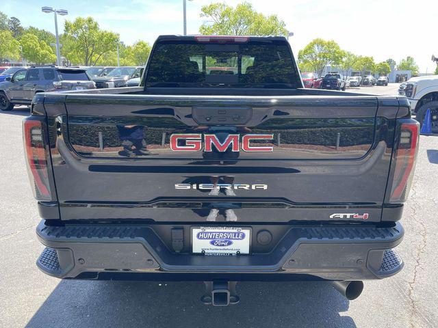 2025 GMC Sierra 2500HD 4WD Crew Cab Standard Bed AT4