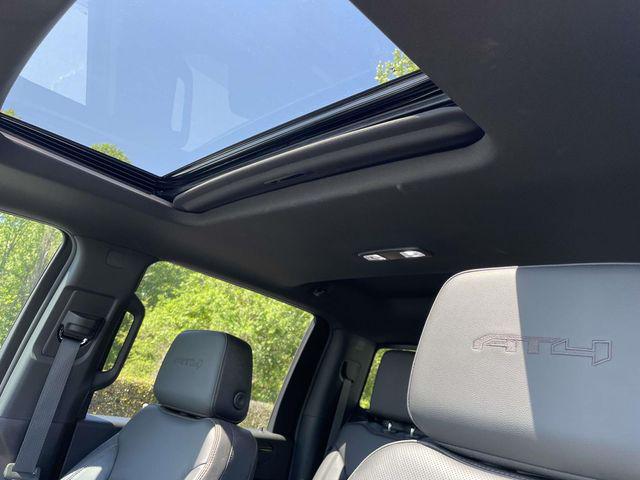 2025 GMC Sierra 2500HD 4WD Crew Cab Standard Bed AT4