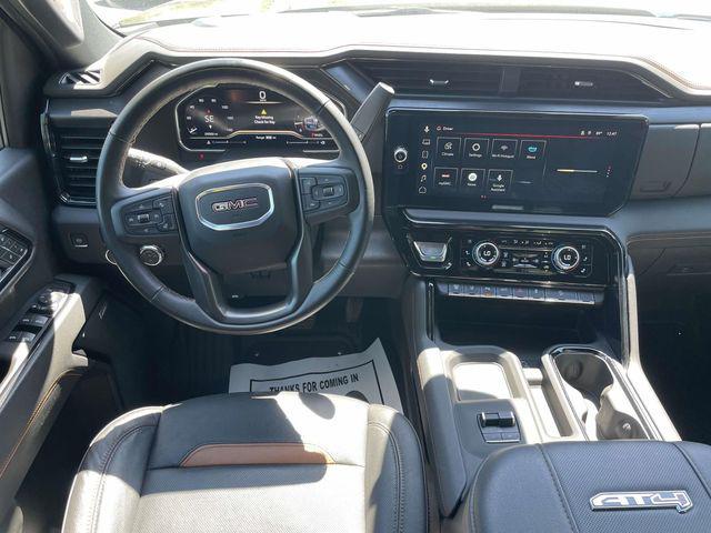 2025 GMC Sierra 2500HD 4WD Crew Cab Standard Bed AT4