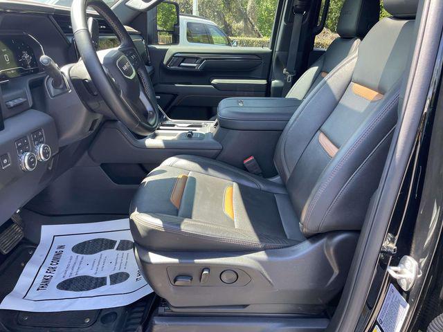 2025 GMC Sierra 2500HD 4WD Crew Cab Standard Bed AT4