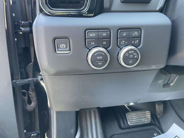 2025 GMC Sierra 2500HD 4WD Crew Cab Standard Bed AT4