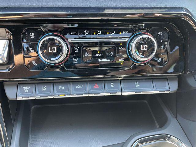 2025 GMC Sierra 2500HD 4WD Crew Cab Standard Bed AT4