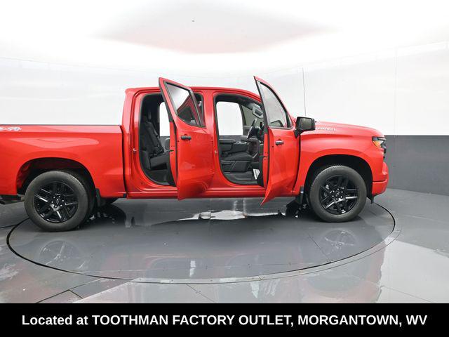 2023 Chevrolet Silverado 1500 4WD Crew Cab Short Bed Custom