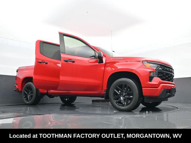2023 Chevrolet Silverado 1500 4WD Crew Cab Short Bed Custom