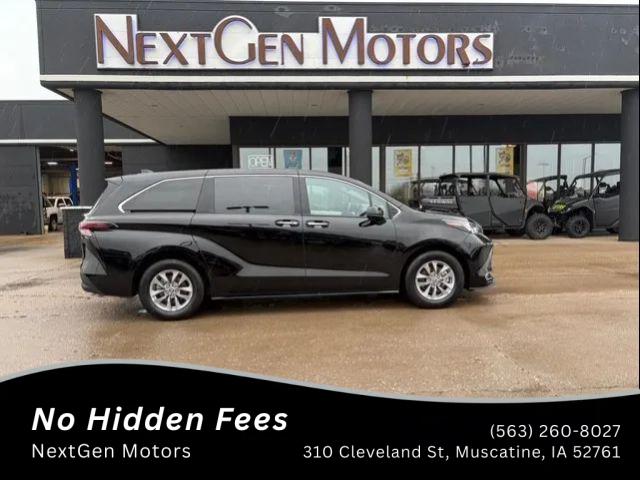 2024 Toyota Sienna XLE for sale in Muscatine, IA