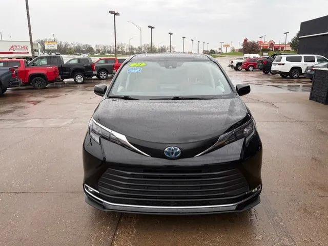 2024 Toyota Sienna XLE
