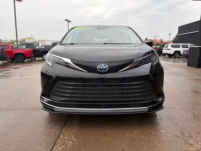 2024 Toyota Sienna XLE