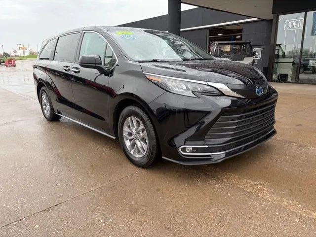 2024 Toyota Sienna XLE