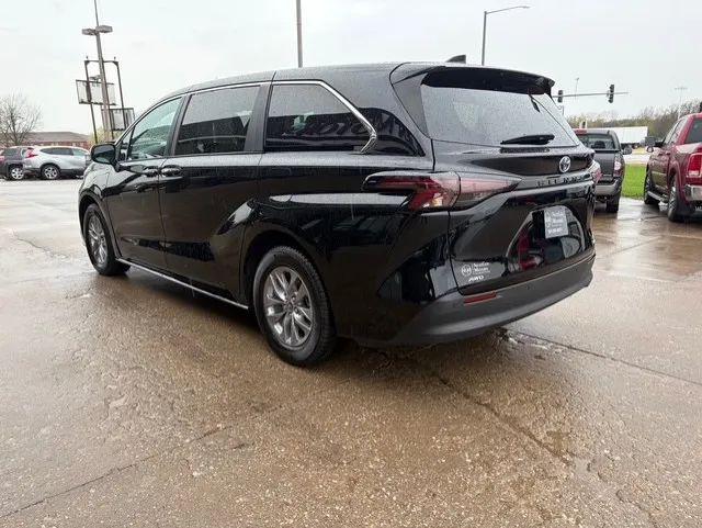 2024 Toyota Sienna XLE