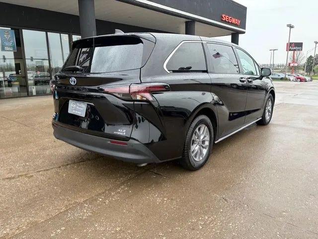 2024 Toyota Sienna XLE