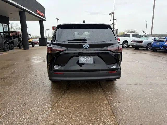 2024 Toyota Sienna XLE