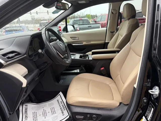 2024 Toyota Sienna XLE