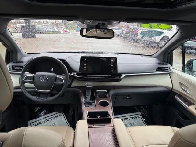 2024 Toyota Sienna XLE