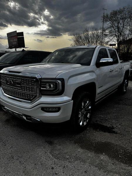 2017 GMC Sierra 1500 Denali for sale in Larwill, IN