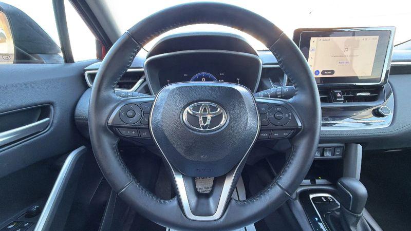 2025 Toyota Corolla Cross XLE