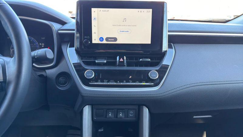 2025 Toyota Corolla Cross XLE