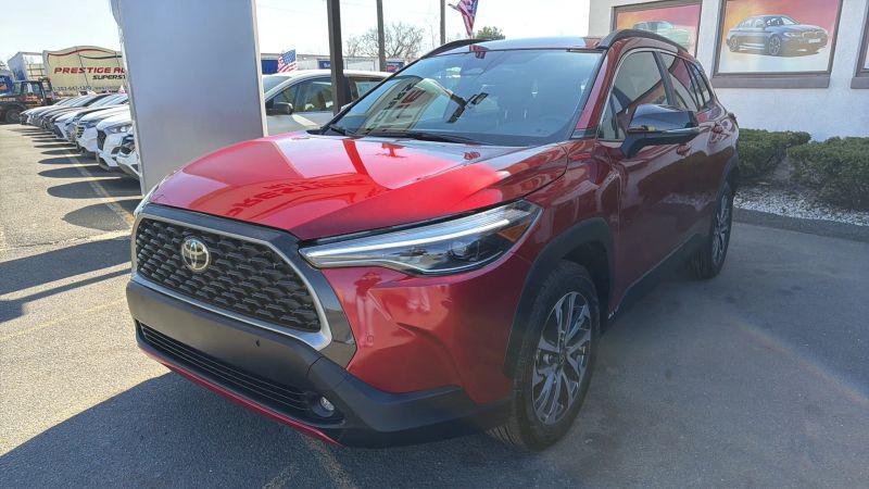 2025 Toyota Corolla Cross XLE