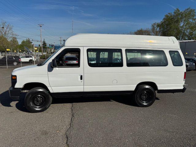 2013 Ford E-350 Super Duty Commercial