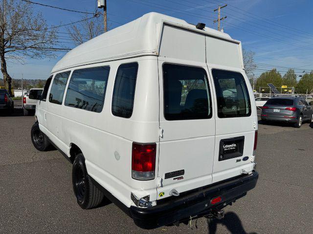2013 Ford E-350 Super Duty Commercial