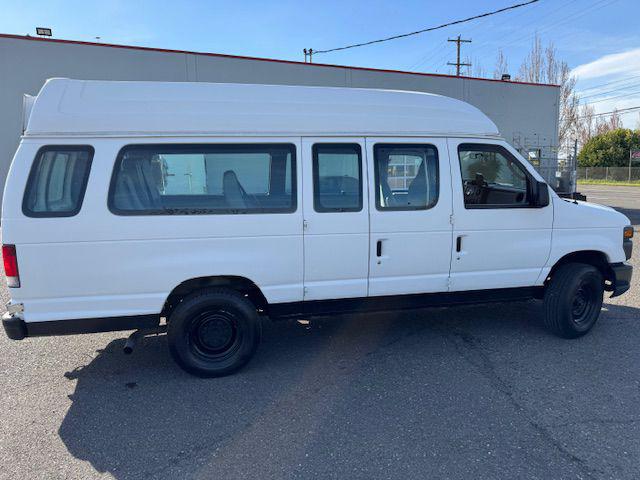 2013 Ford E-350 Super Duty Commercial