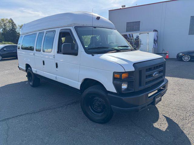 2013 Ford E-350 Super Duty Commercial