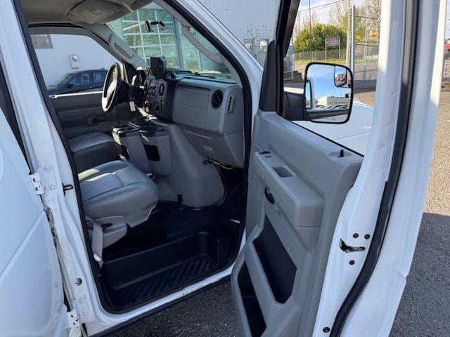 2013 Ford E-350 Super Duty Commercial