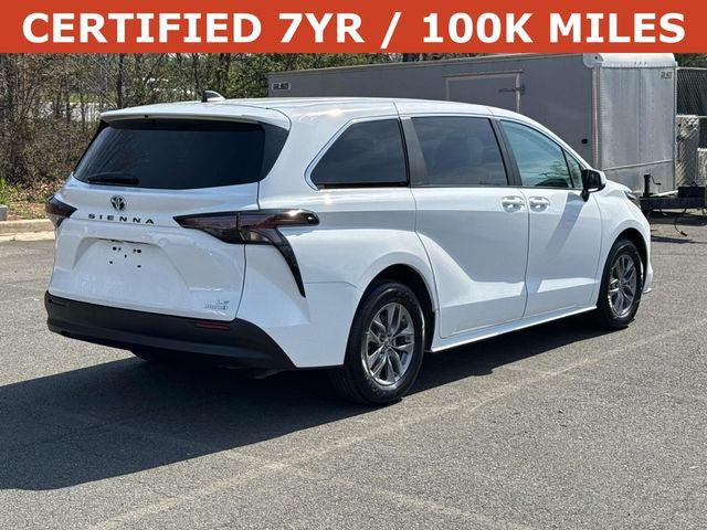 2024 Toyota Sienna LE