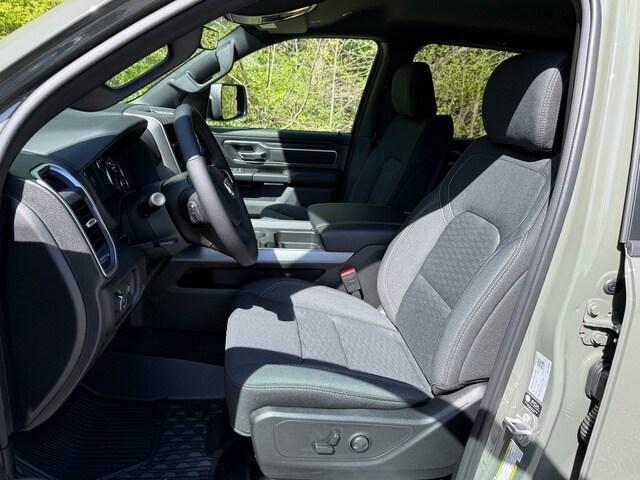 2026 Ram 1500 Big Horn Crew Cab 4x4 5'7" Box