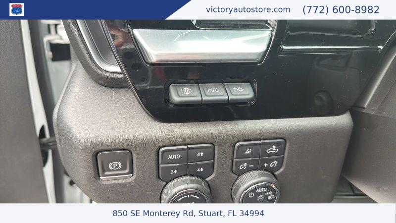 2022 Chevrolet Silverado 1500 4WD Crew Cab Short Bed LTZ