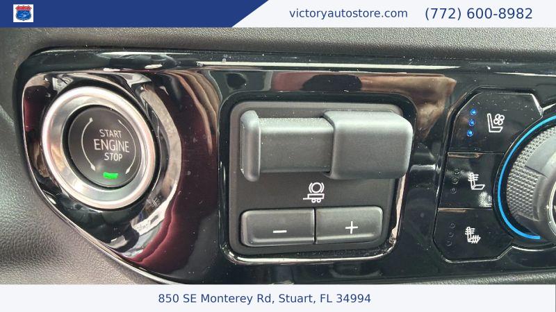 2022 Chevrolet Silverado 1500 4WD Crew Cab Short Bed LTZ