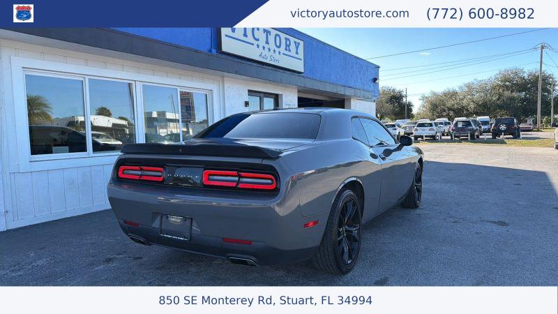 2018 Dodge Challenger SXT