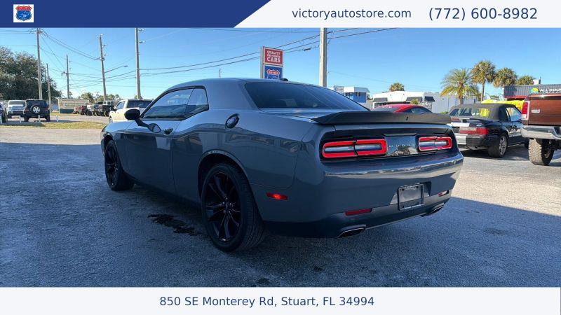2018 Dodge Challenger SXT