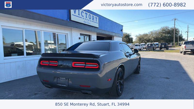 2018 Dodge Challenger SXT