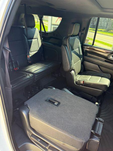 2022 Chevrolet Suburban 4WD Premier
