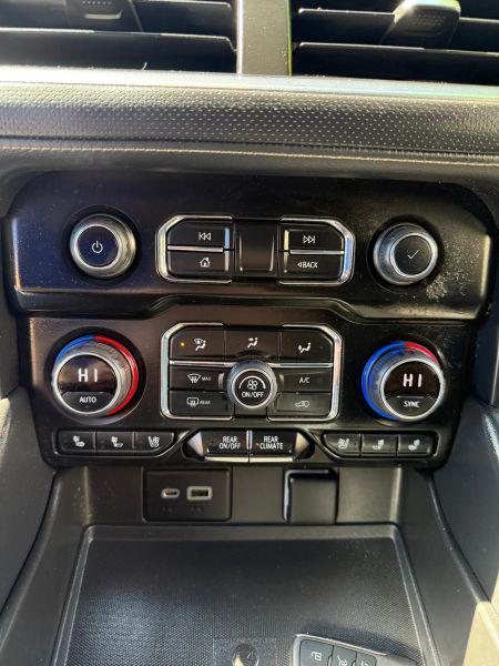 2022 Chevrolet Suburban 4WD Premier