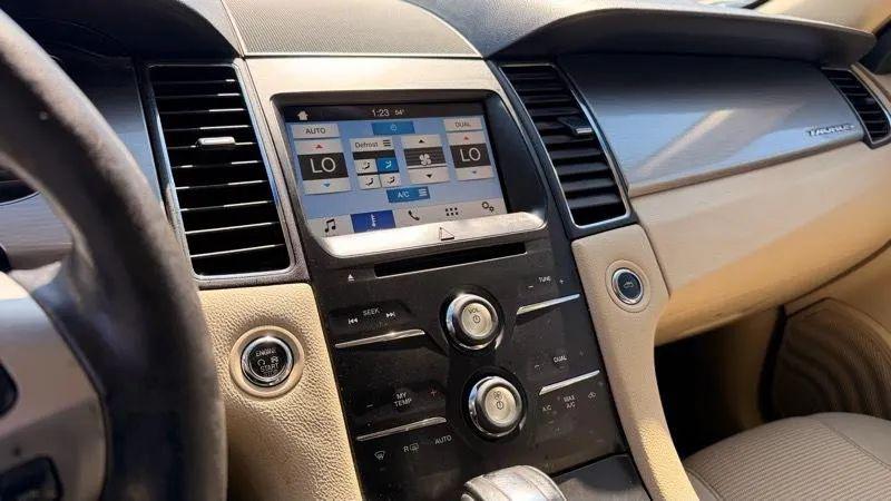 2016 Ford Taurus SEL