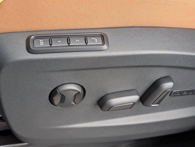2025 Volkswagen ID. Buzz Pro S Plus with 4MOTION