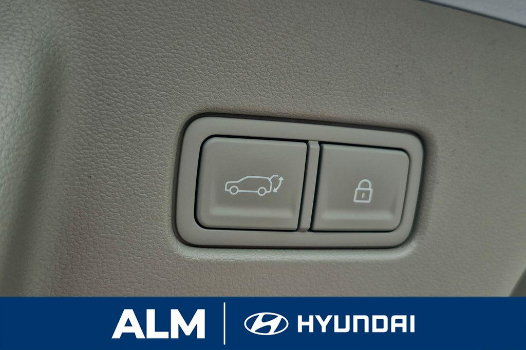 New 2026 Typhoon Silver Metallic HYUNDAI SEL Premium FWD image 9