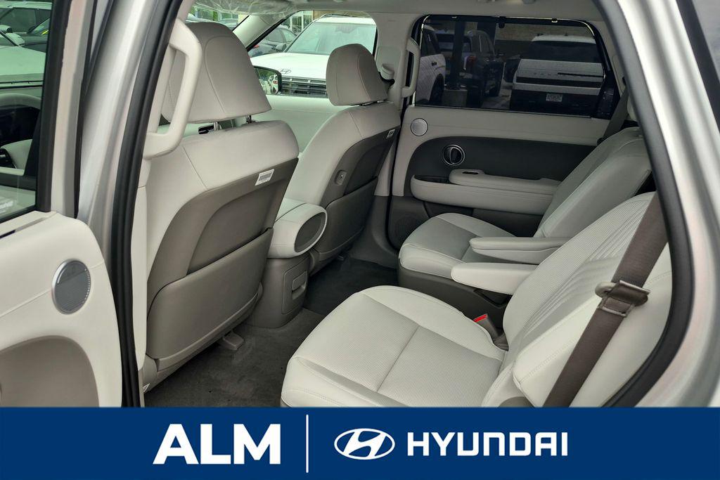 New 2026 Typhoon Silver Metallic HYUNDAI SEL Premium FWD image 18