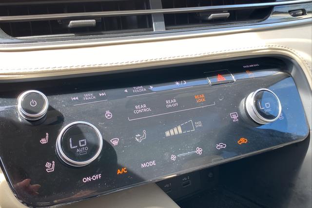 2023 INFINITI QX60 LUXE AWD